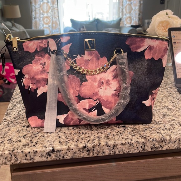 VS hand bag and crossbody - Picture 1 of 2